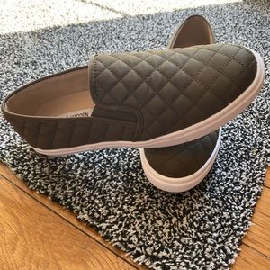 Steve Madden slip on sneaker - olive green